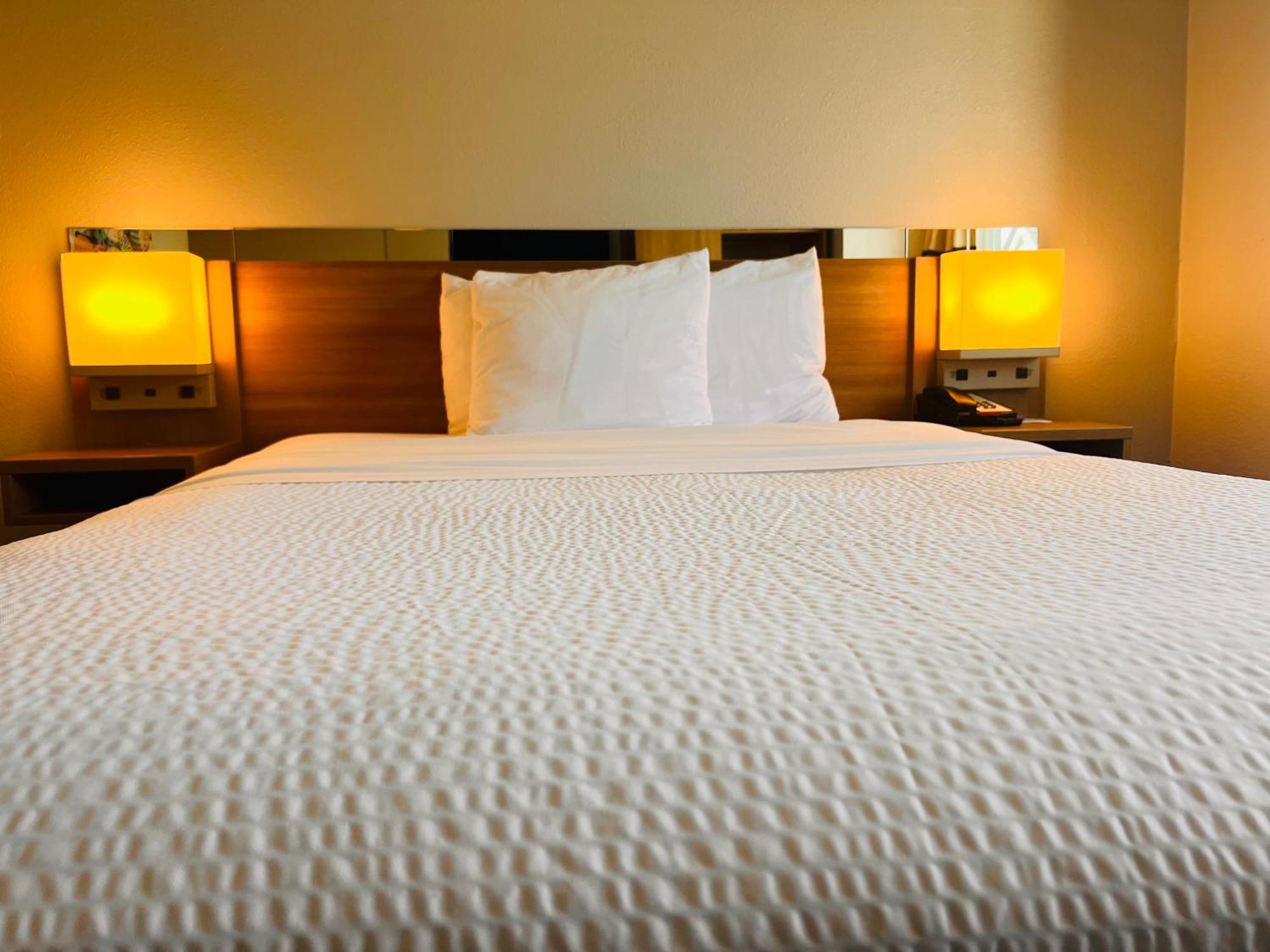 Microtel Inn By Wyndham Лексингтон Экстерьер фото